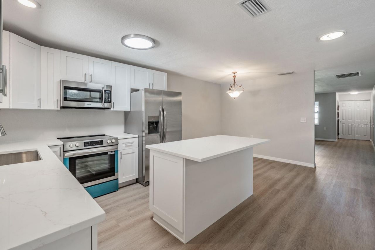 6300 Bayou Grande Boulevard Ne, Saint Petersburg, FL 33702 Photo