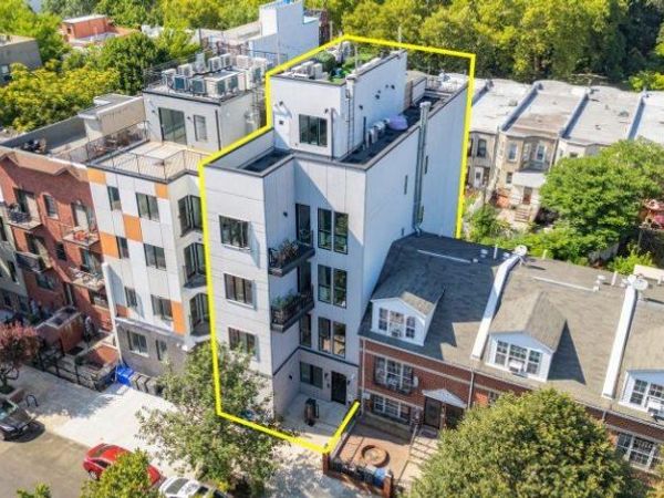 305 Sumpter Street , Brooklyn, NY 11233