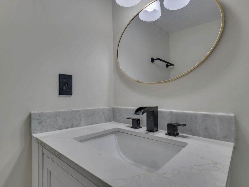2227 Zollinger Road, Columbus, OH 43221 Photo 30