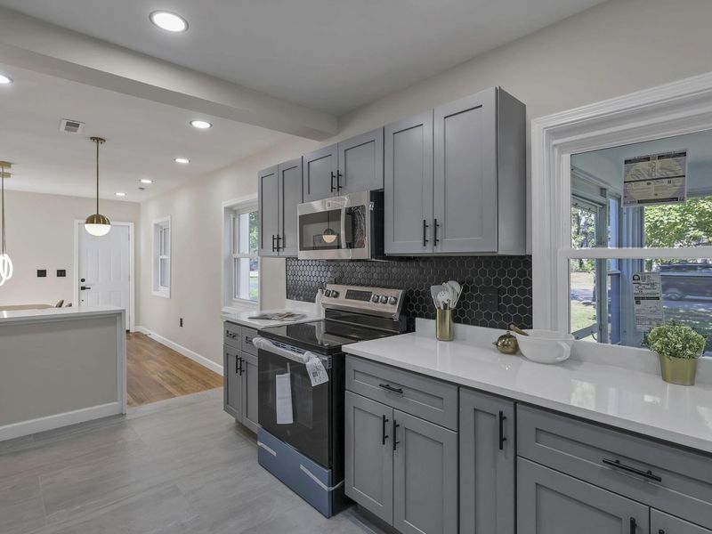 2227 Zollinger Road, Columbus, OH 43221 Photo 7