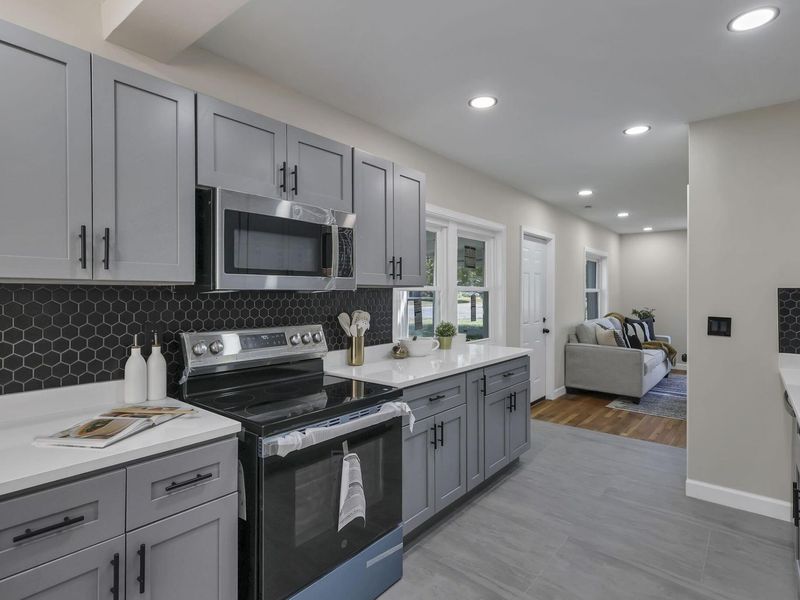 2227 Zollinger Road, Columbus, OH 43221 Photo 8