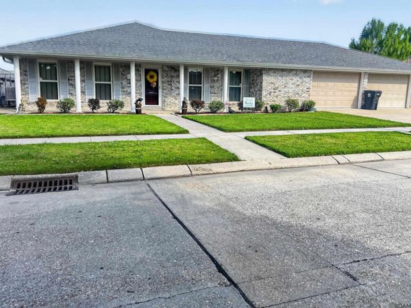 2537 Judy Dr, Meraux, LA 70075