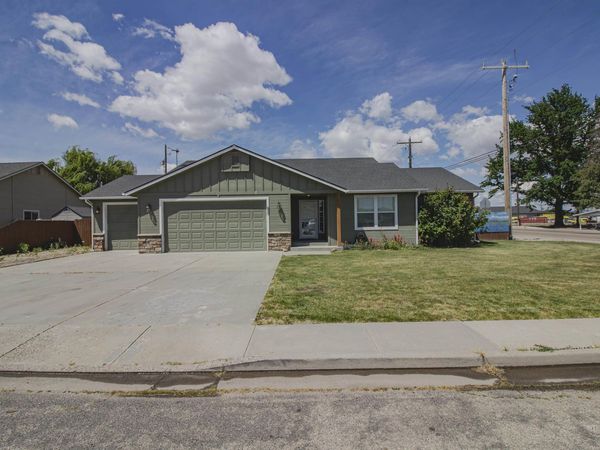 655 N 18th Street, Payette, ID 83661
