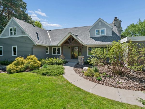784 Hilltop Court, Mendota Heights, MN 55118