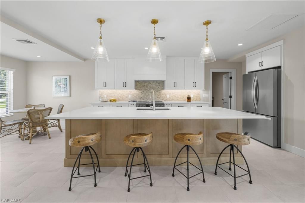 283 Palm Lake Dr , Sanibel, FL 33957 Photo