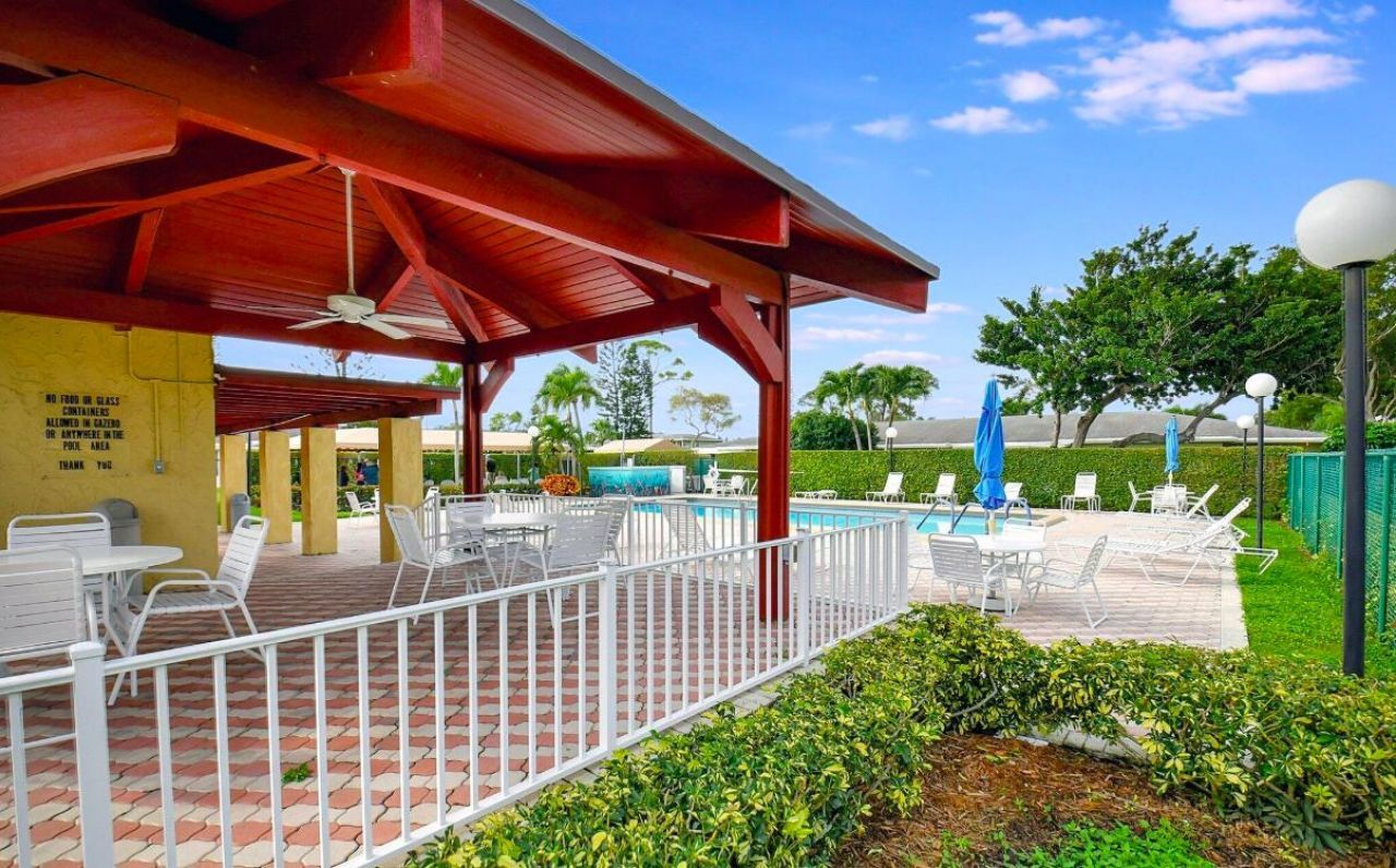 1140 Mahogany Way, Unit 204, Delray Beach, FL 33445 Photo