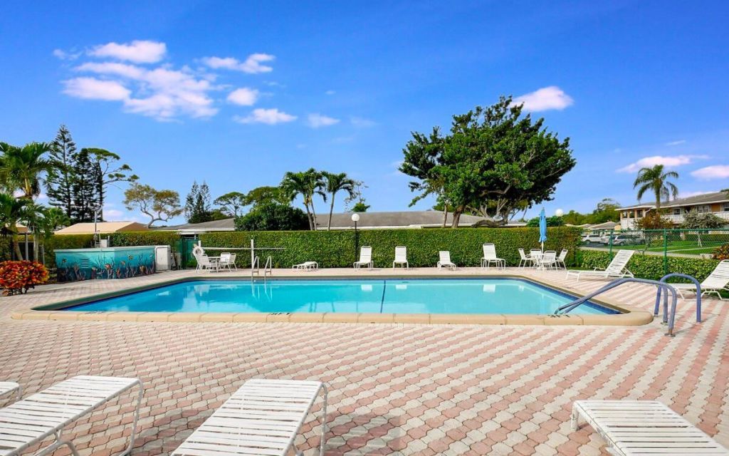 1140 Mahogany Way, Unit 204, Delray Beach, FL 33445 Photo