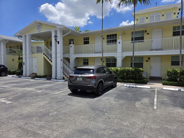 2660 NE 8th Avenue, Unit 219, Wilton Manors, FL 33334