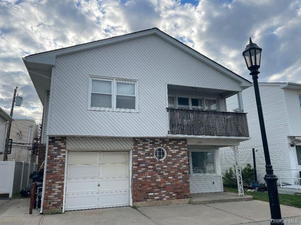 137 Pacific Boulevard , Long Beach, NY 11561