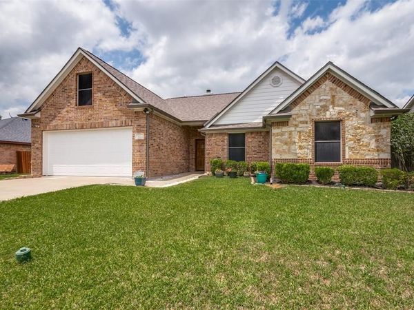 112 Hamblen Boulevard, Palmer, TX 75152
