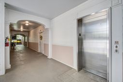1025 Riverland Woods Place photo 4