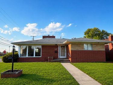 16009 Bell Avenue, Eastpointe, MI 48021