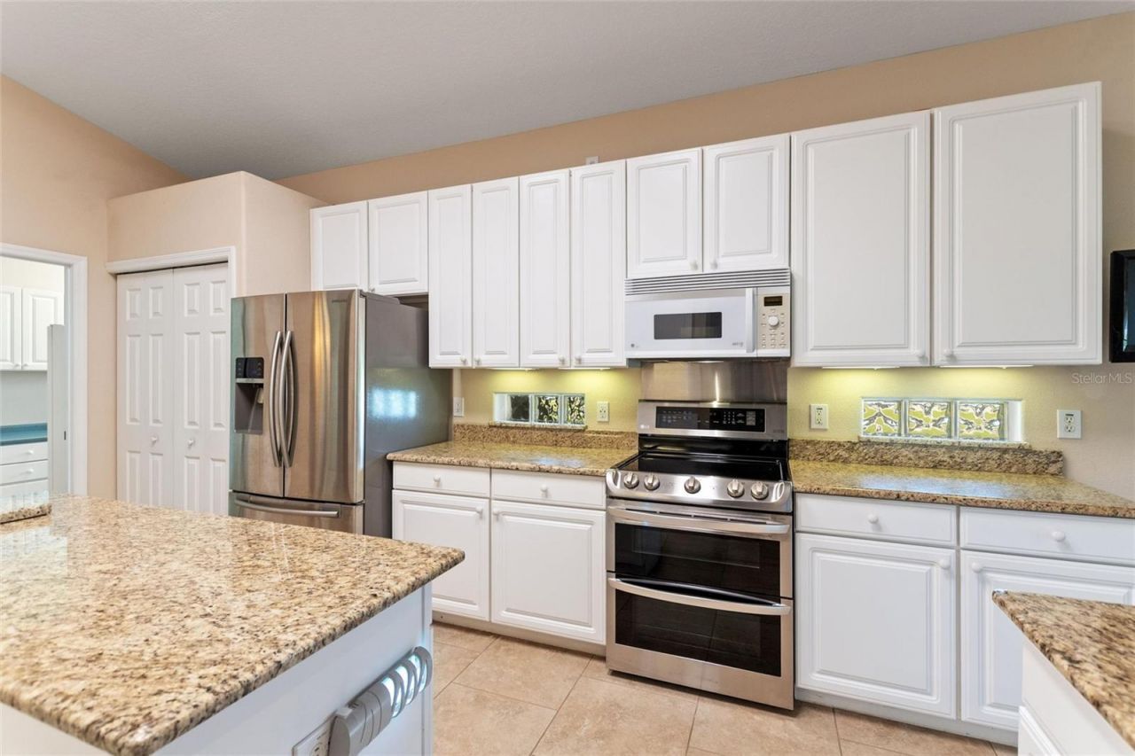 455 Ashton Dr , Davenport, FL 33837 Photo