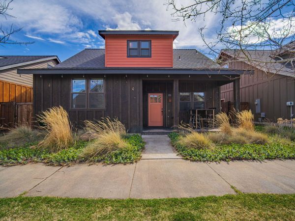 353 E Aspenwood Avenue, Sisters, OR 97759