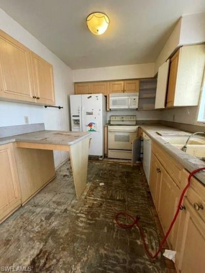 8381 Antigua Ct, Fort Myers, FL 33907 Photo