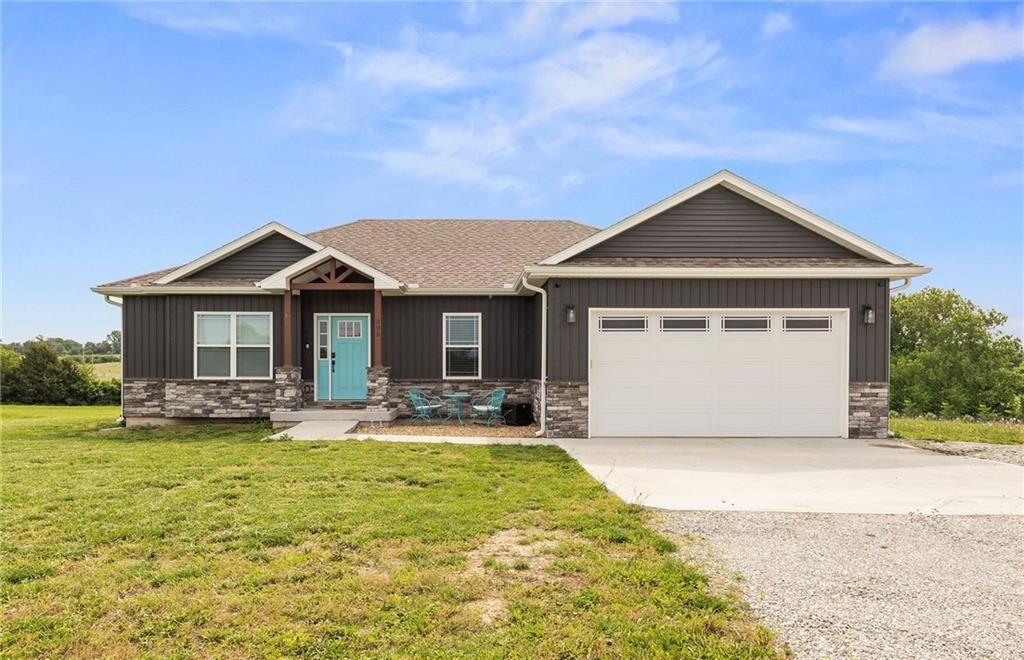 305 SW 11th Road, Warrensburg, MO 64093 Main Photo