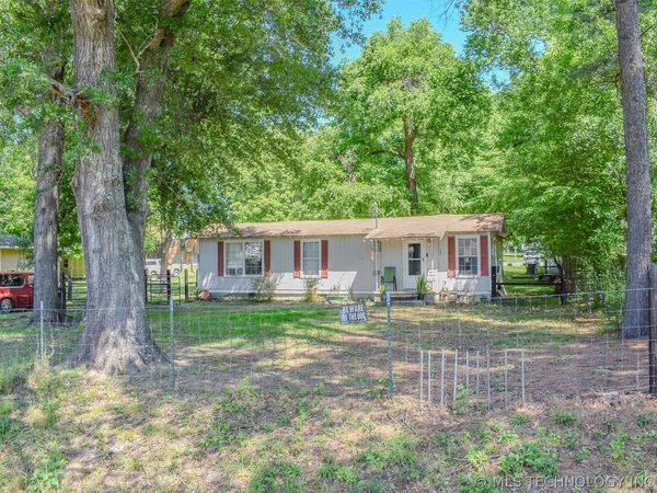 207 SE 2nd Street , Antlers, OK 74523