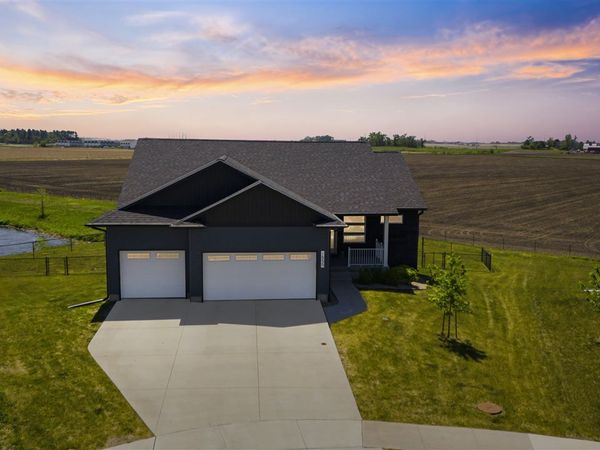 1555 Parker Court, North Liberty, IA 52317