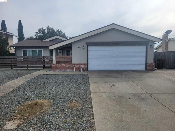 906 Coral Dr , Rodeo, CA 94572