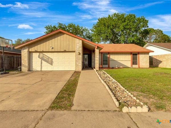 206 Fleetwood Drive, Victoria, TX 77901