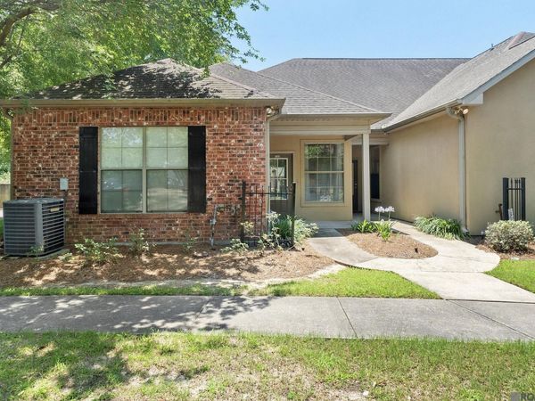 809 Summer Breeze Dr, Unit #401, Baton Rouge, LA 70810