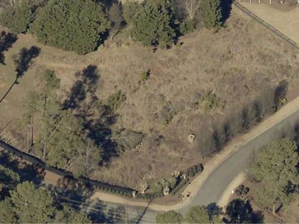 8365 Berringer Point Drive, Gainesville, GA 30506