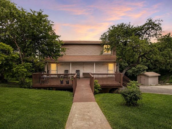 6902 Rifle BND, Austin, TX 78736