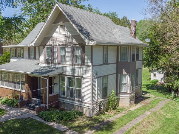 916 W Stephenson Street , Freeport, IL 61032