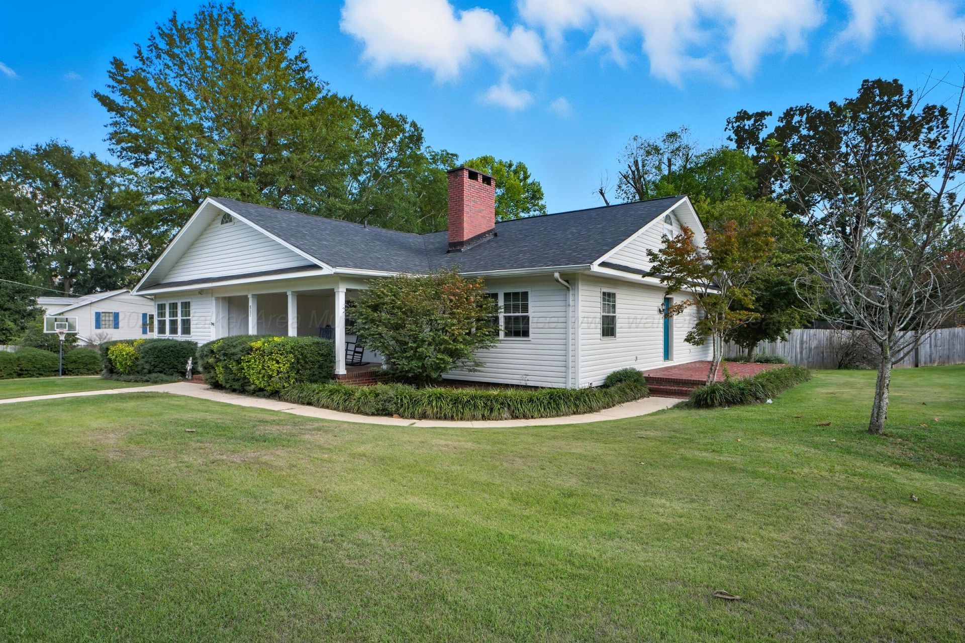 807 W 11th St, Jasper, AL 35501 Main Photo