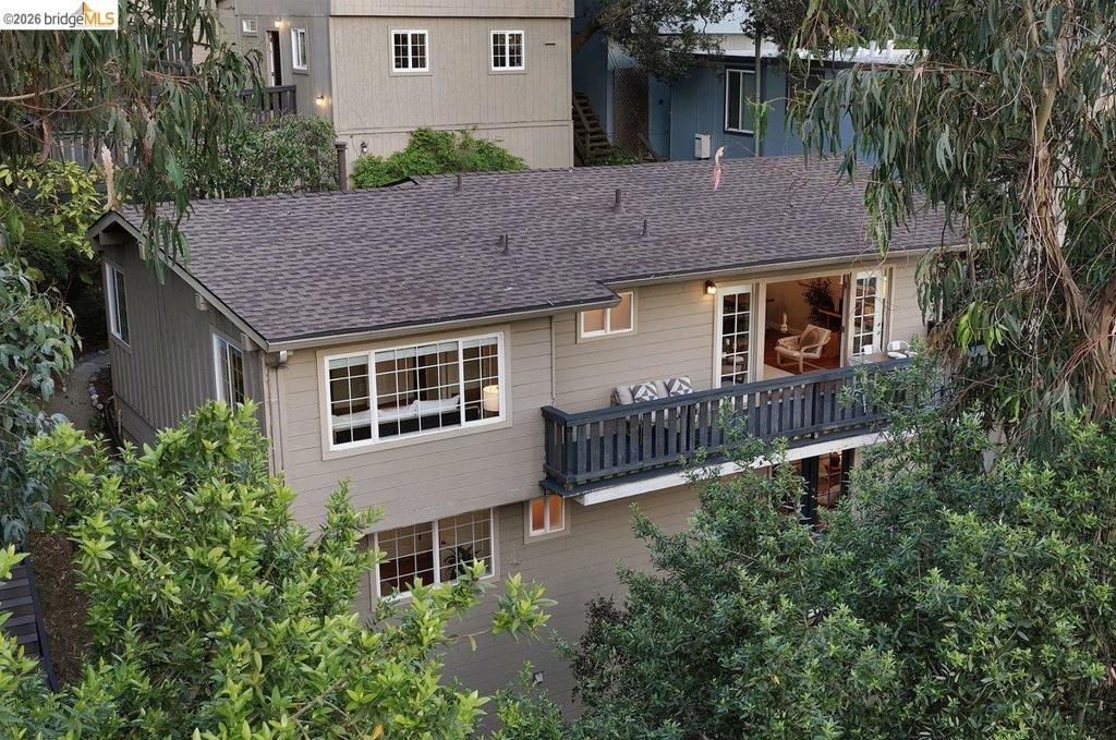 2343 Mastlands Dr, Oakland, CA 94611 Main Photo