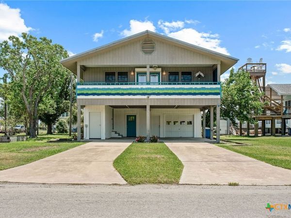 115 W Adams Street , Port O'Connor, TX 77982