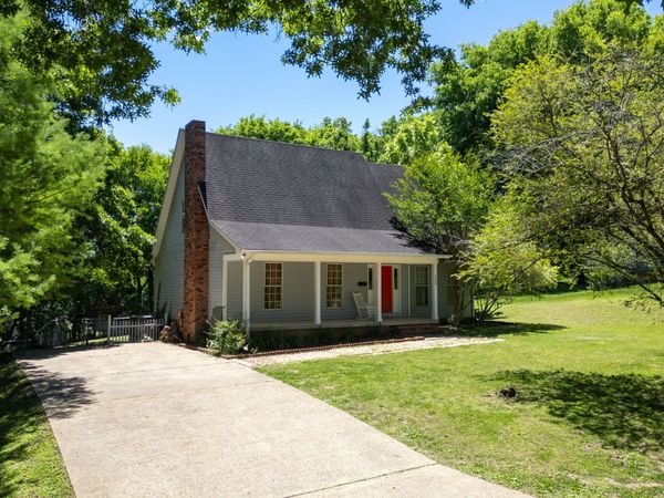 105 Flower Ln , Paris, TN 38242
