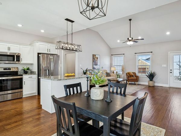 207 Bedford Ct , Hopkinsville, KY 42240