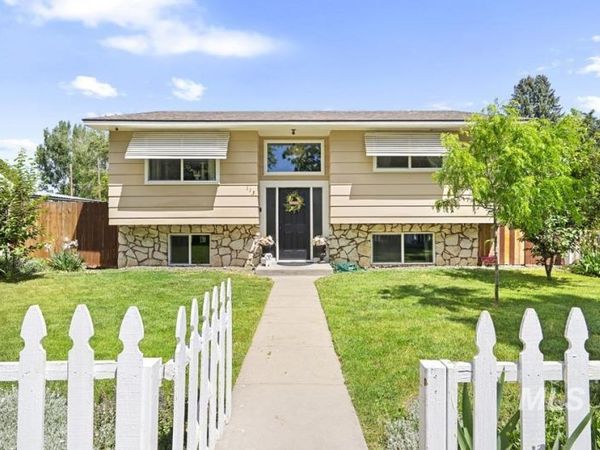 113 E Montana Ave, Homedale, ID 83628