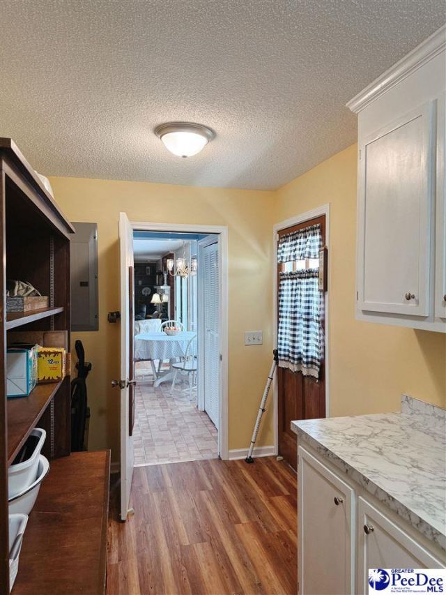 850 Thunderbird Drive Photo 22