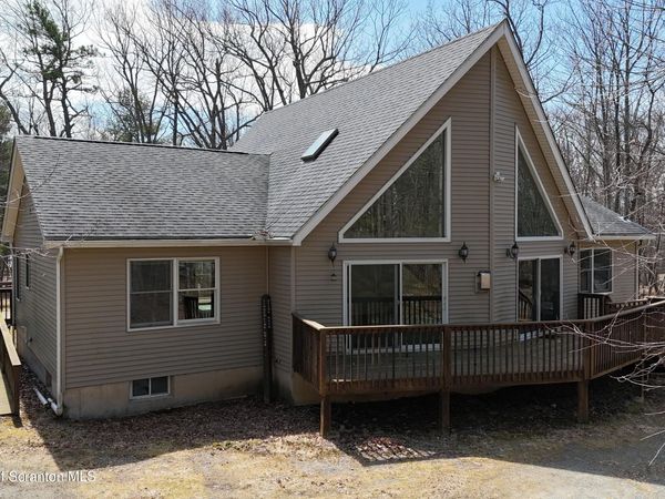 102 Loveland , Tafton, PA 18464