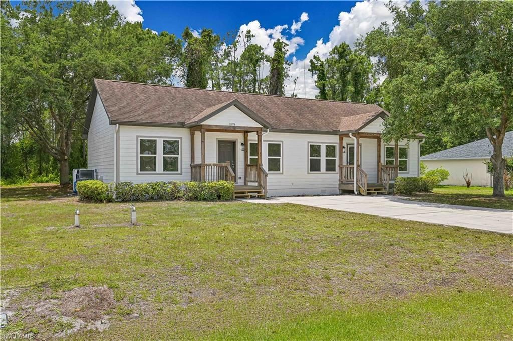 1076/1078 Ainsworth St E, Lehigh Acres, FL 33974 Photo