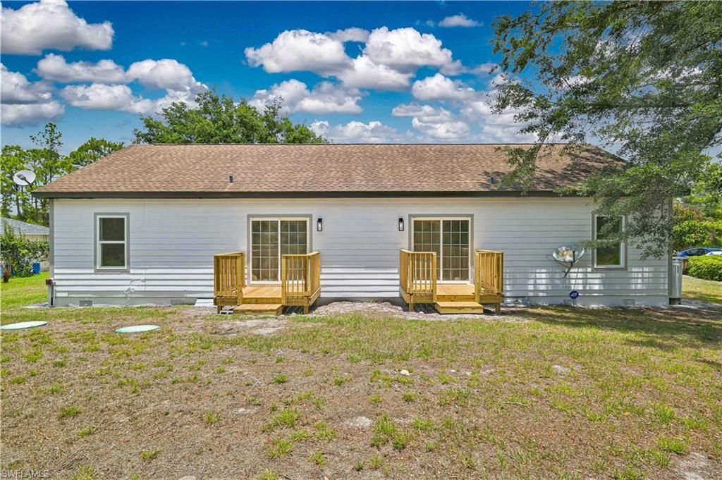 1076/1078 Ainsworth St E, Lehigh Acres, FL 33974 Photo