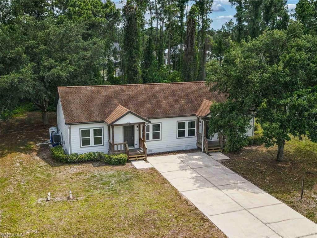 1076/1078 Ainsworth St E, Lehigh Acres, FL 33974 Photo