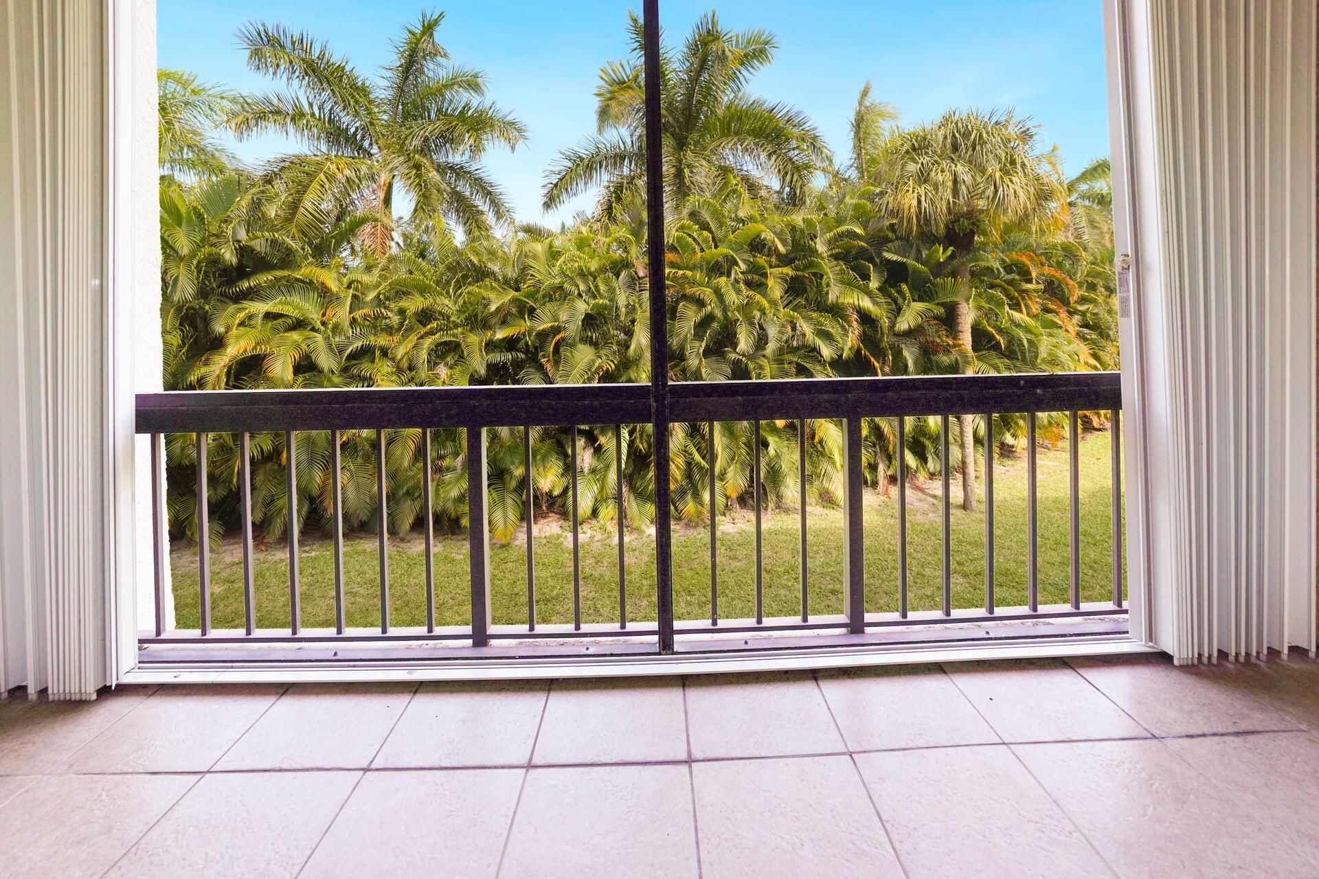 3050 Presidential Way, Unit 205, West Palm Beach, FL 33401 Photo
