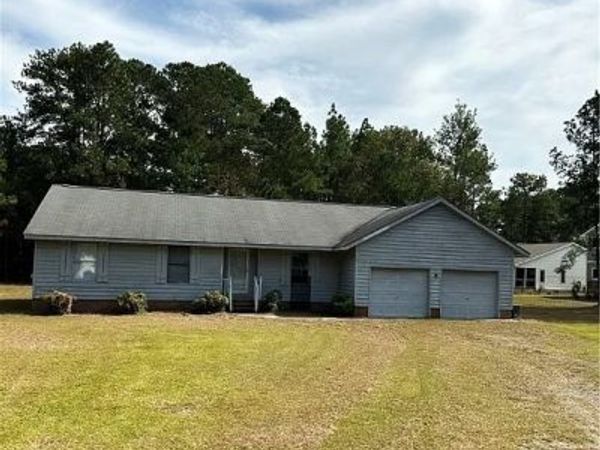 743 Warbler Place, Vass, NC 28394