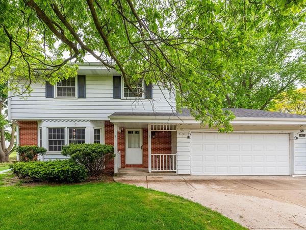 S71W17273 Pleasant View DRIVE, Muskego, WI 53150
