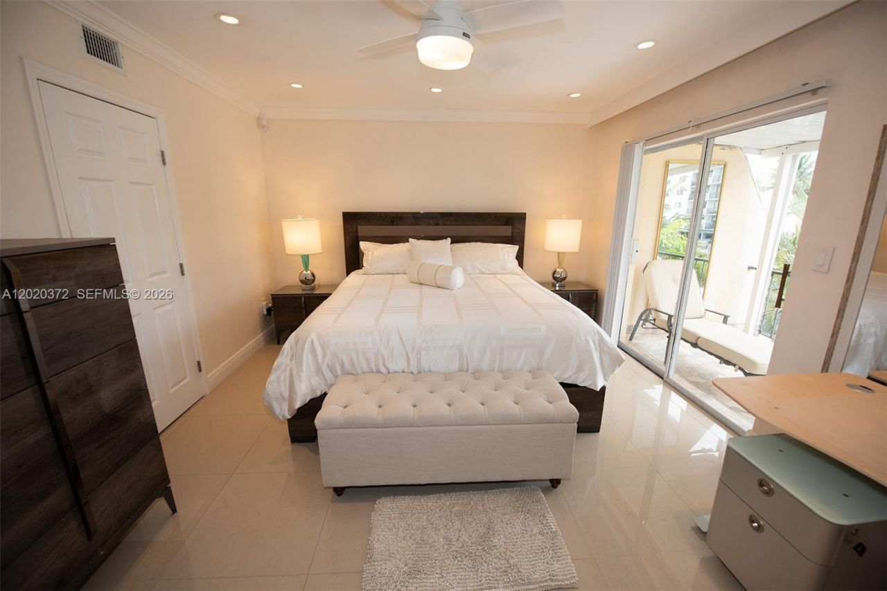 3756 NE 167th St, North Miami Beach, FL 33160 Photo