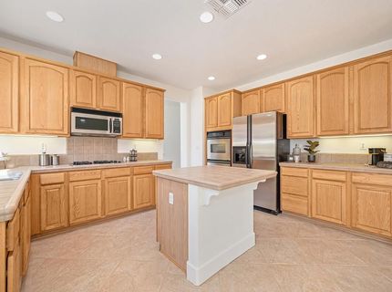1956 Saint Patrick Way, Roseville, CA 95747 Photo