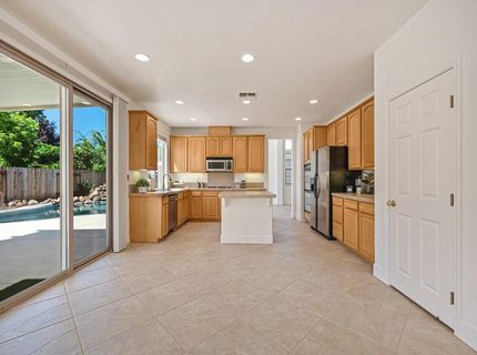 1956 Saint Patrick Way, Roseville, CA 95747 Photo