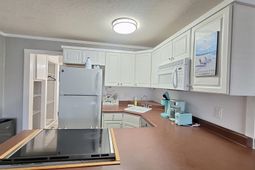 4516 Seaview St. photo 4