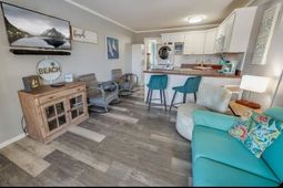 4516 Seaview St. photo 4