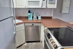 4516 Seaview St. photo 4