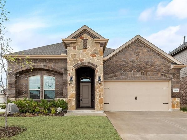 10620 Breezeway Drive, Aubrey, TX 76227