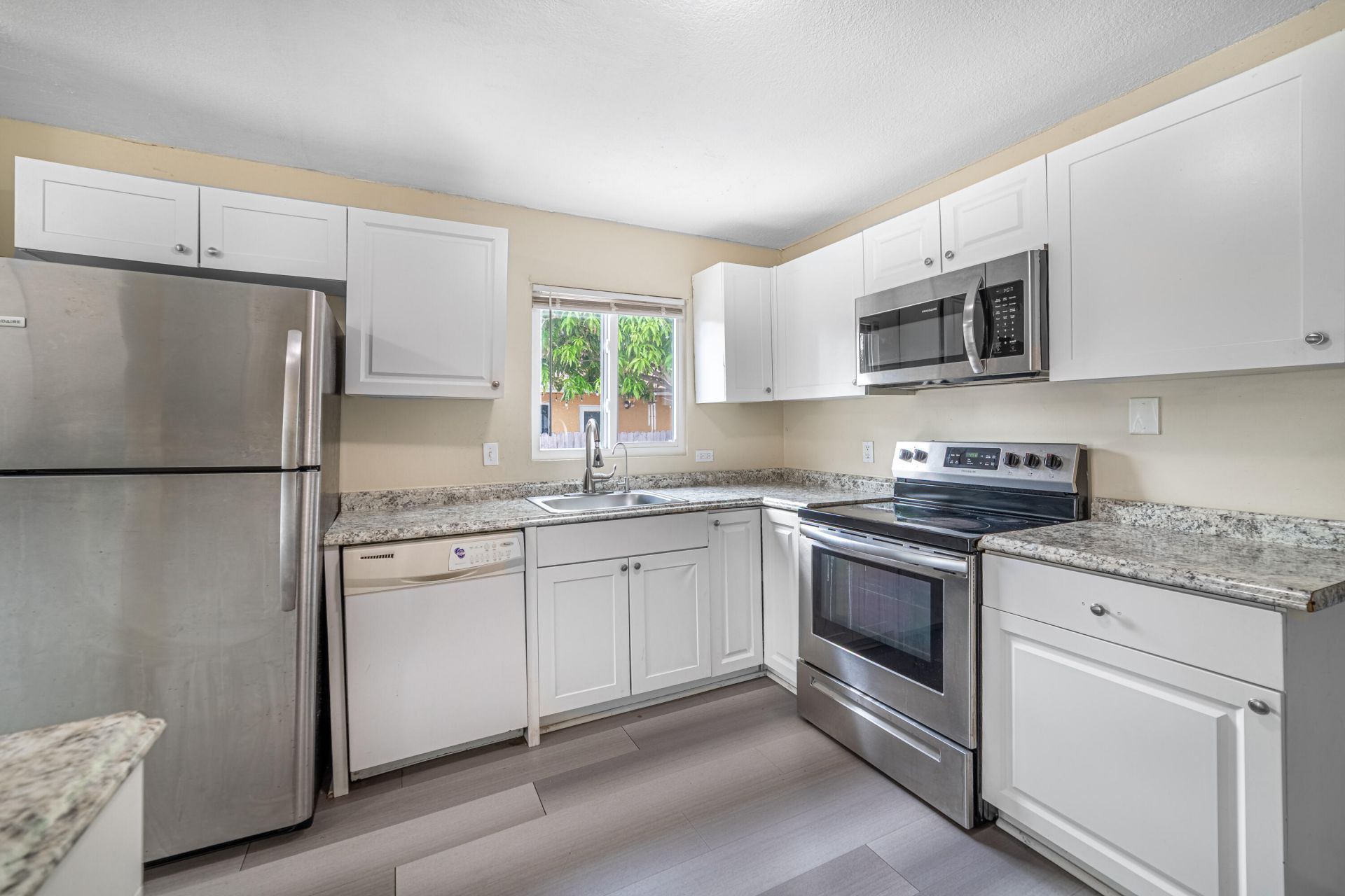 516 Nathan Hale Road, West Palm Beach, FL 33405 Photo